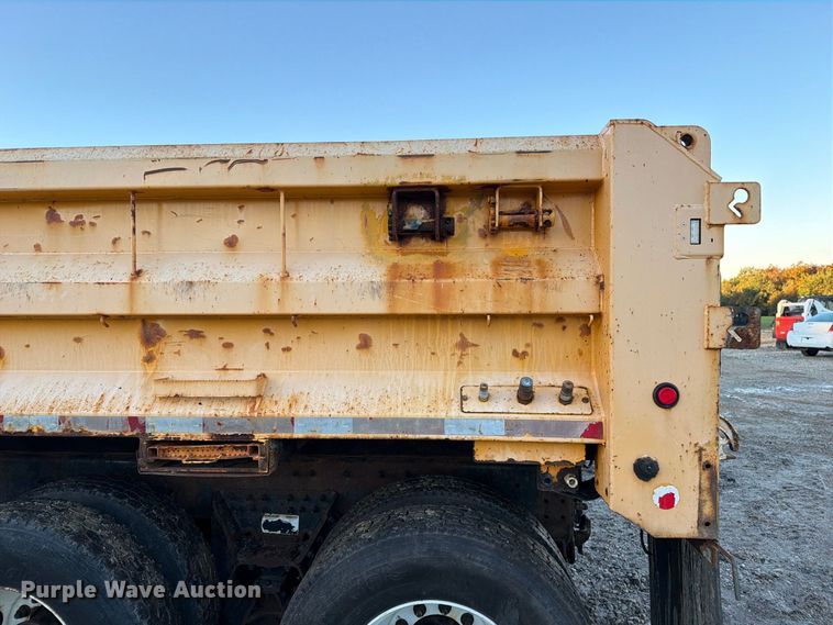 image for item DZ4945 2014 International 7500 dump truck