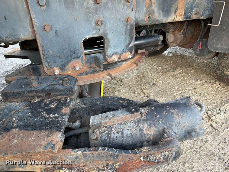 image for item DZ4945 2014 International 7500 dump truck