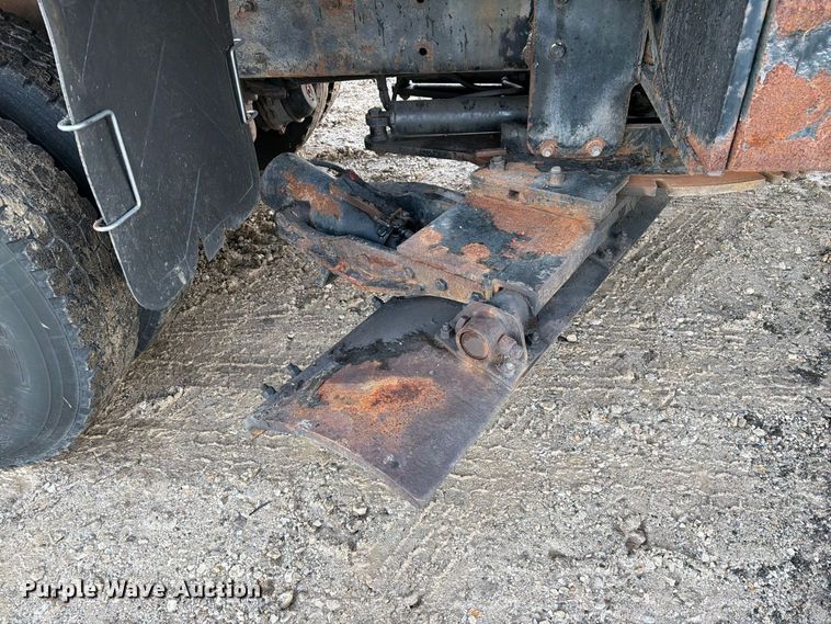 image for item DZ4945 2014 International 7500 dump truck