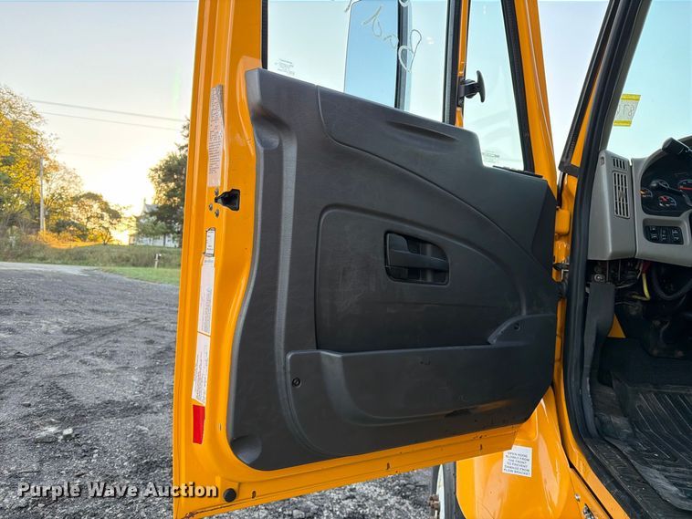 image for item DZ4945 2014 International 7500 dump truck
