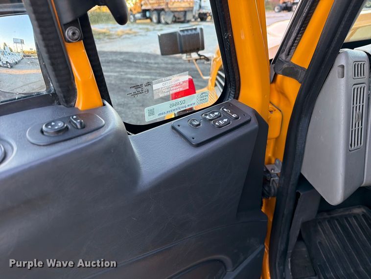 image for item DZ4945 2014 International 7500 dump truck