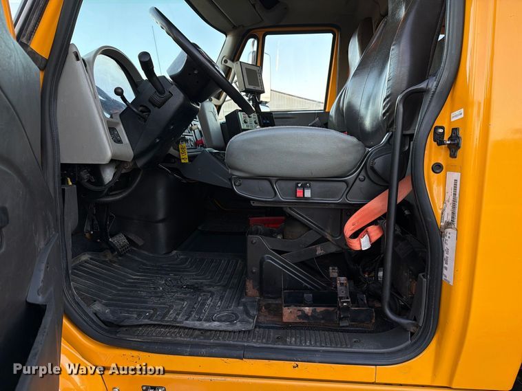 image for item DZ4945 2014 International 7500 dump truck