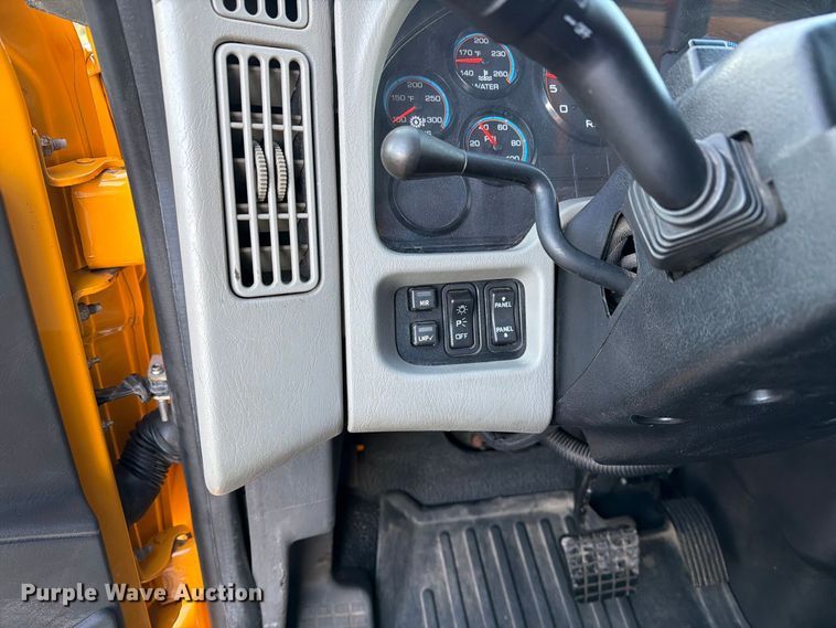 image for item DZ4945 2014 International 7500 dump truck