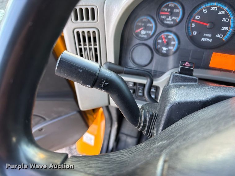 image for item DZ4945 2014 International 7500 dump truck