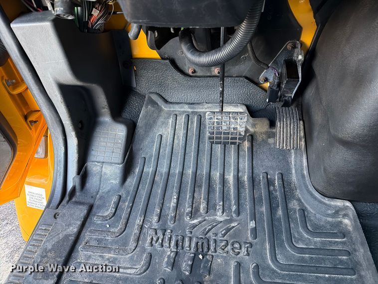 image for item DZ4945 2014 International 7500 dump truck