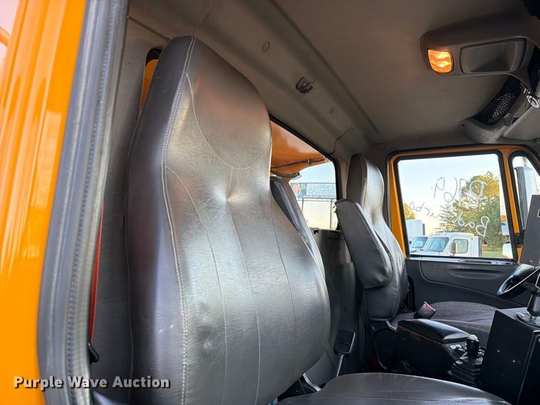 image for item DZ4945 2014 International 7500 dump truck