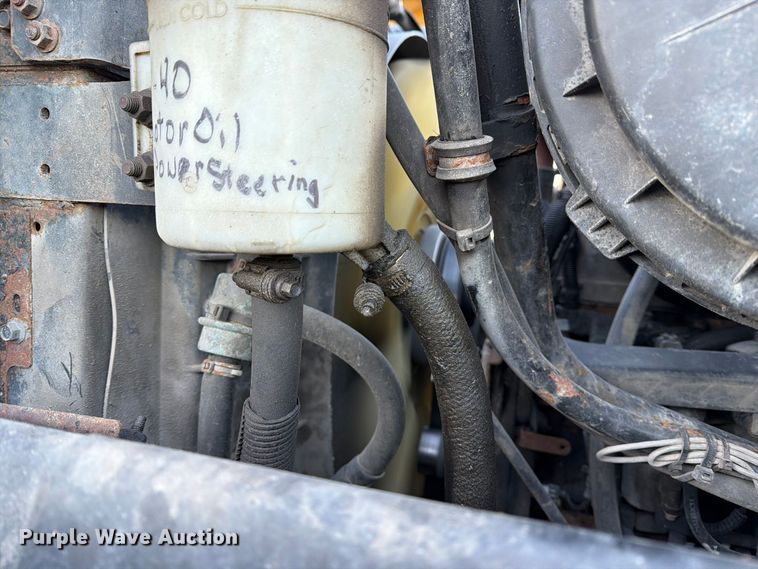 image for item DZ4945 2014 International 7500 dump truck