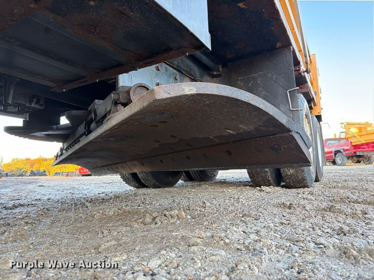 image for item DZ4945 2014 International 7500 dump truck