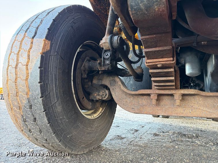 image for item DZ4945 2014 International 7500 dump truck