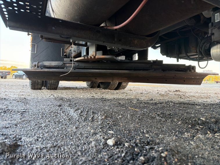 image for item DZ4945 2014 International 7500 dump truck