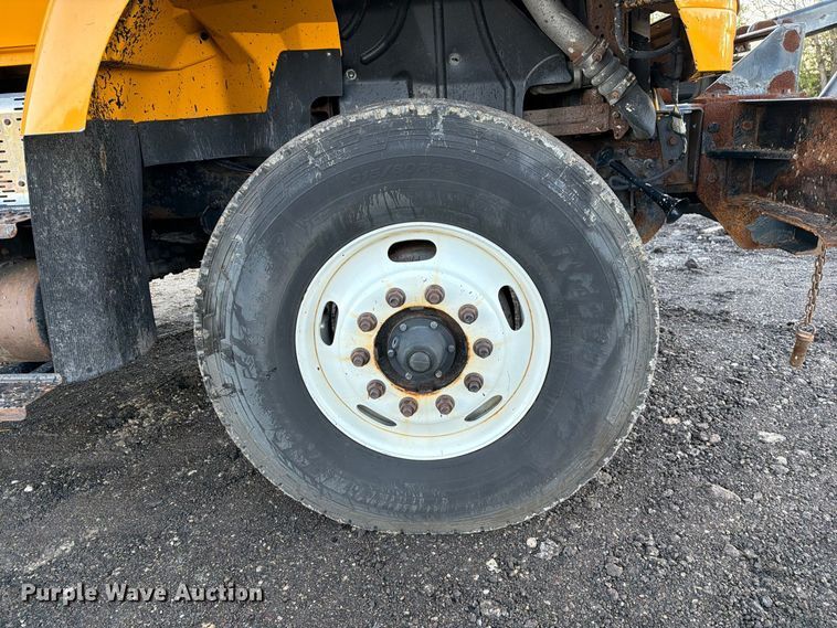 image for item DZ4945 2014 International 7500 dump truck