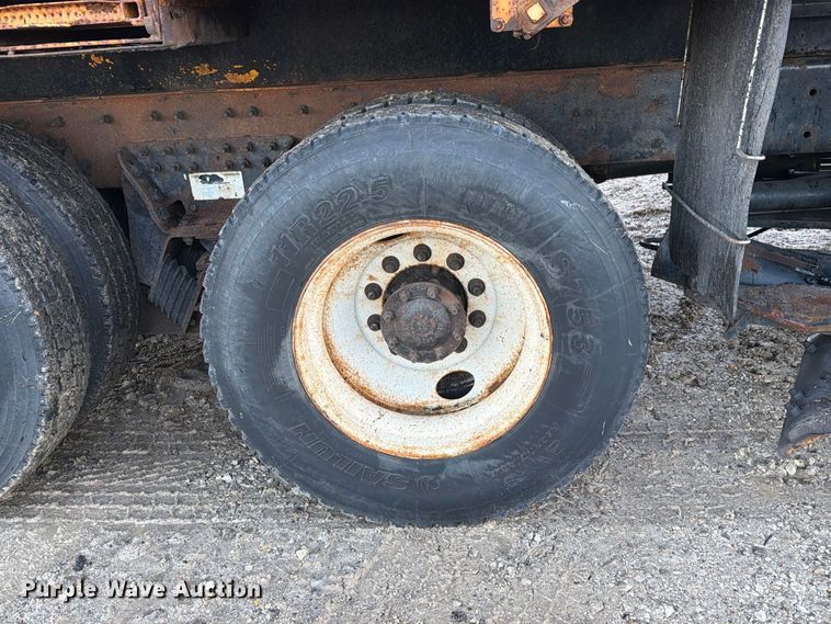 image for item DZ4945 2014 International 7500 dump truck