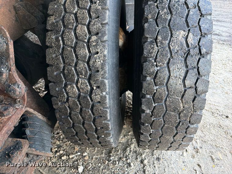 image for item DZ4945 2014 International 7500 dump truck