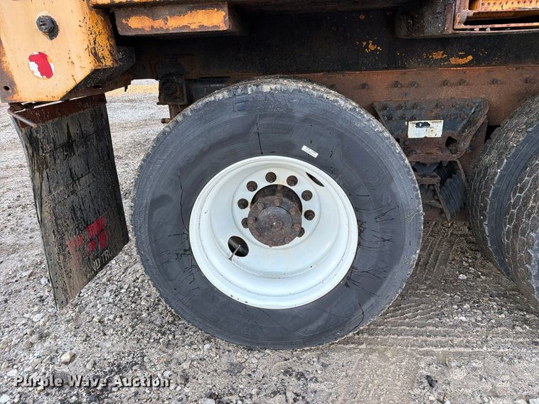 image for item DZ4945 2014 International 7500 dump truck