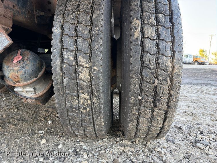 image for item DZ4945 2014 International 7500 dump truck