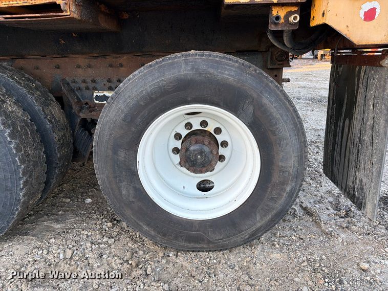 image for item DZ4945 2014 International 7500 dump truck