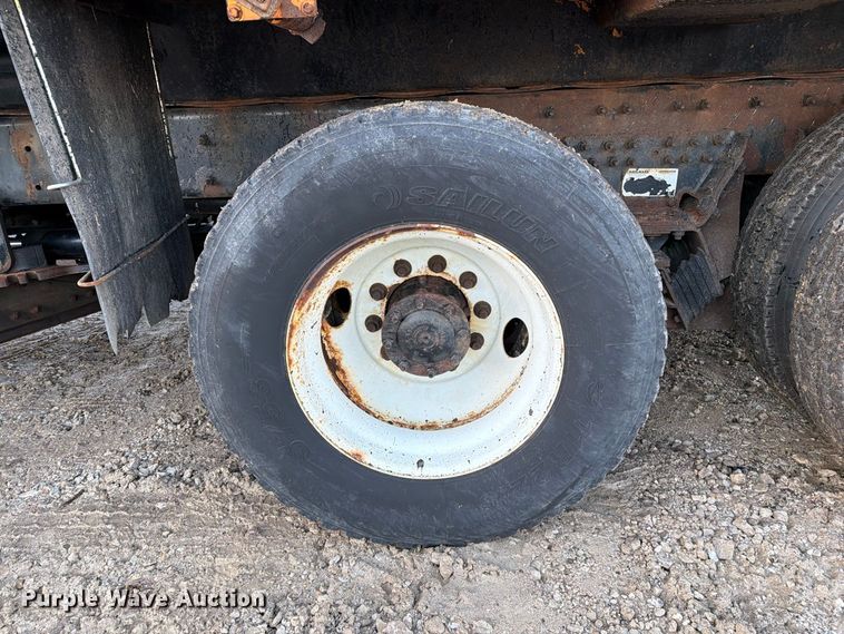image for item DZ4945 2014 International 7500 dump truck