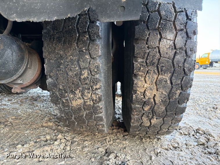 image for item DZ4945 2014 International 7500 dump truck