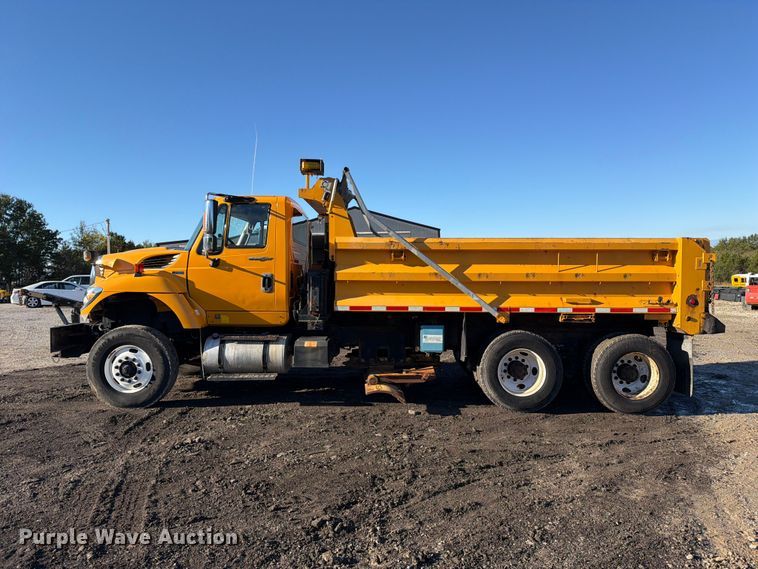 image for item DZ4946 2013 International 7500 dump truck