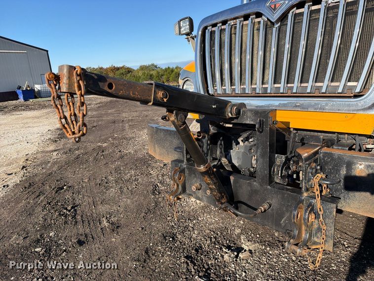 image for item DZ4946 2013 International 7500 dump truck