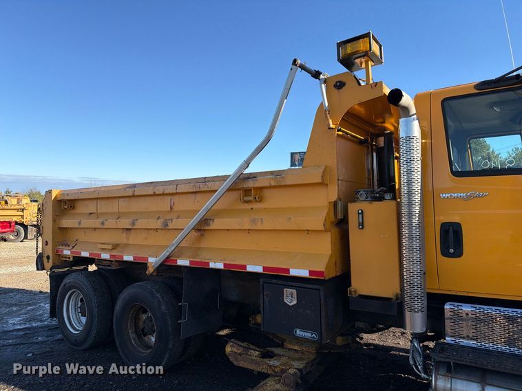 image for item DZ4946 2013 International 7500 dump truck
