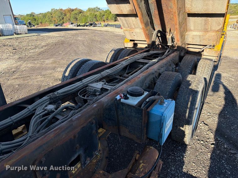 image for item DZ4946 2013 International 7500 dump truck