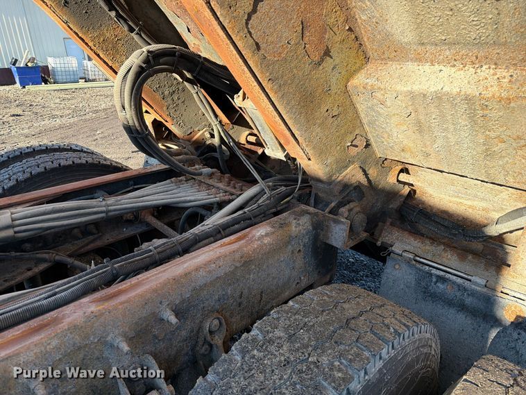 image for item DZ4946 2013 International 7500 dump truck