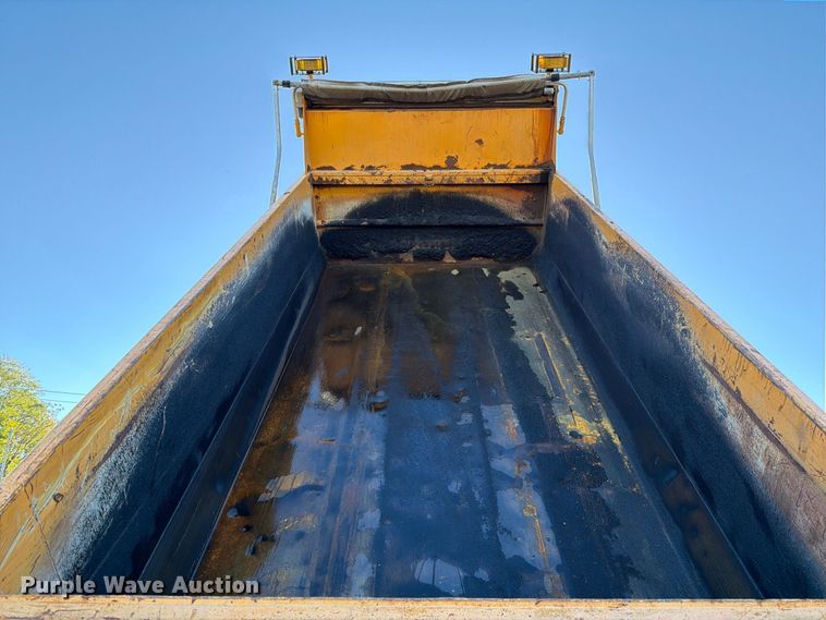 image for item DZ4946 2013 International 7500 dump truck