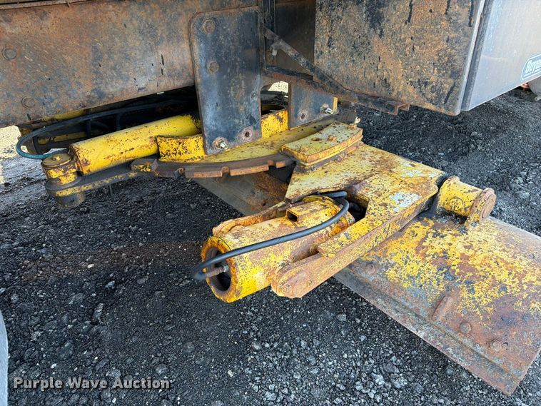 image for item DZ4946 2013 International 7500 dump truck