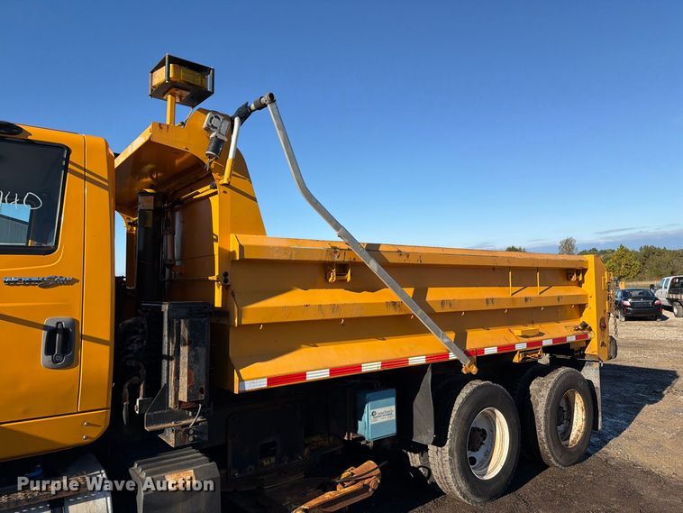 image for item DZ4946 2013 International 7500 dump truck