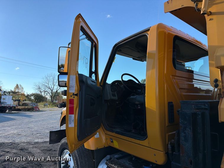 image for item DZ4946 2013 International 7500 dump truck