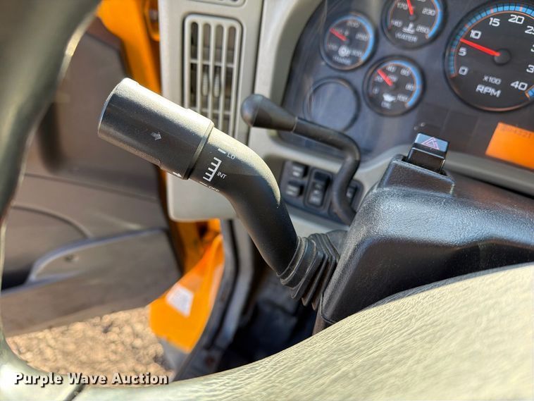 image for item DZ4946 2013 International 7500 dump truck