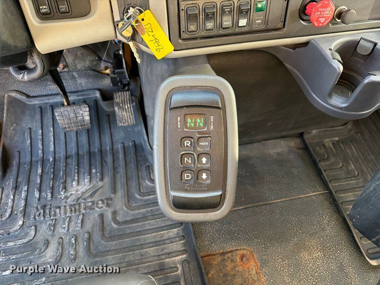 image for item DZ4946 2013 International 7500 dump truck