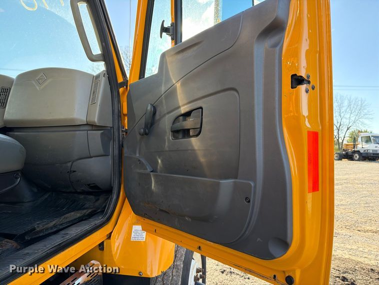 image for item DZ4946 2013 International 7500 dump truck