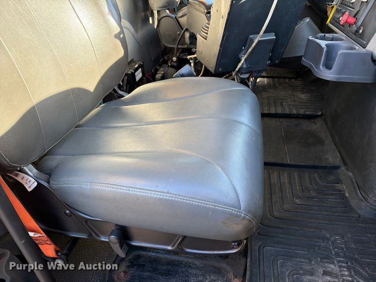 image for item DZ4946 2013 International 7500 dump truck
