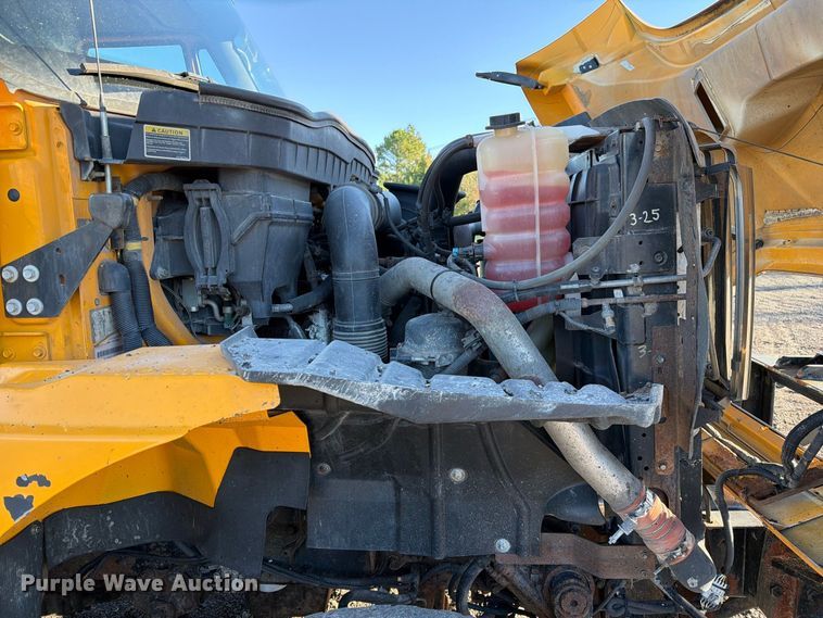 image for item DZ4946 2013 International 7500 dump truck