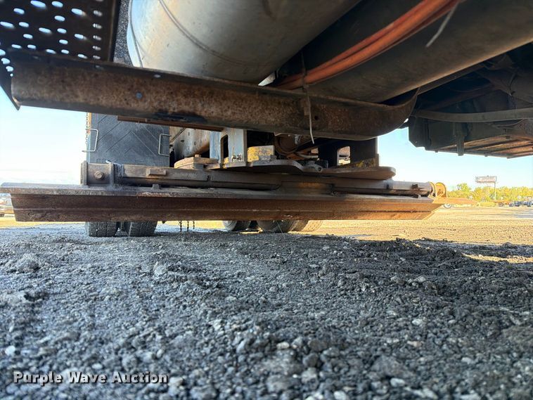 image for item DZ4946 2013 International 7500 dump truck