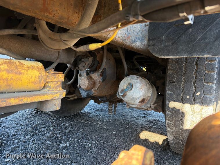 image for item DZ4946 2013 International 7500 dump truck