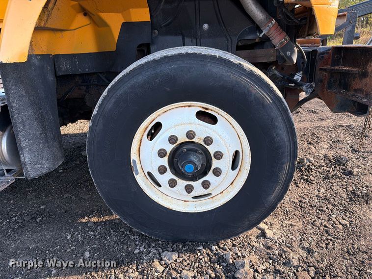 image for item DZ4946 2013 International 7500 dump truck