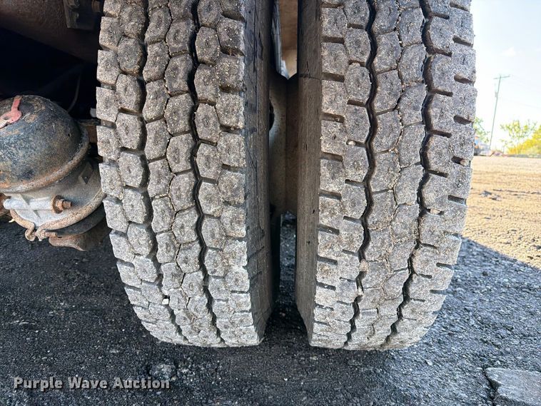 image for item DZ4946 2013 International 7500 dump truck