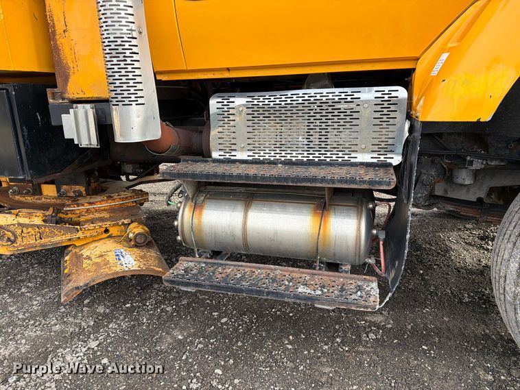 image for item DZ4947 2012 International 7500 dump truck