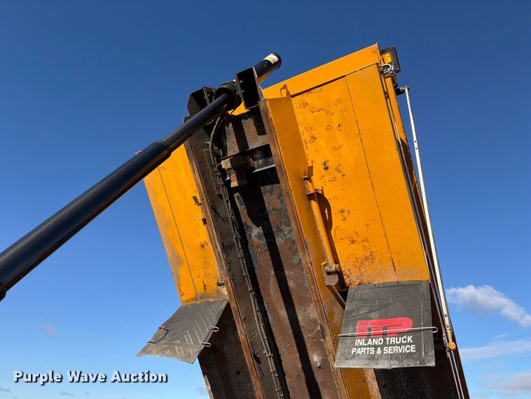 image for item DZ4947 2012 International 7500 dump truck