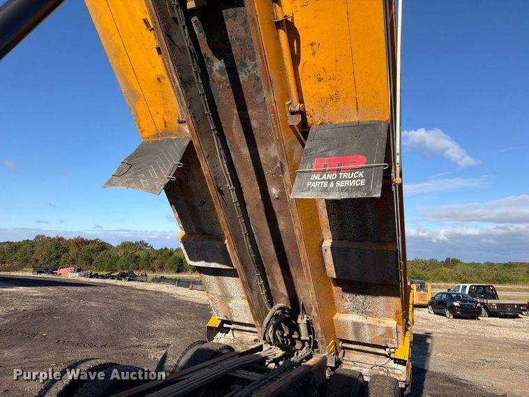 image for item DZ4947 2012 International 7500 dump truck
