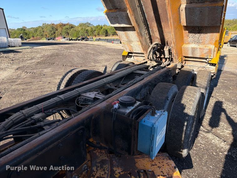 image for item DZ4947 2012 International 7500 dump truck
