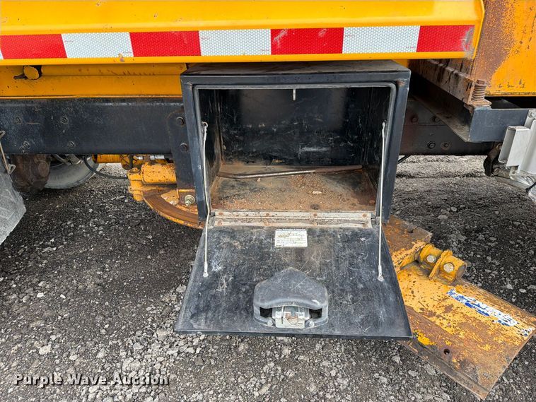 image for item DZ4947 2012 International 7500 dump truck