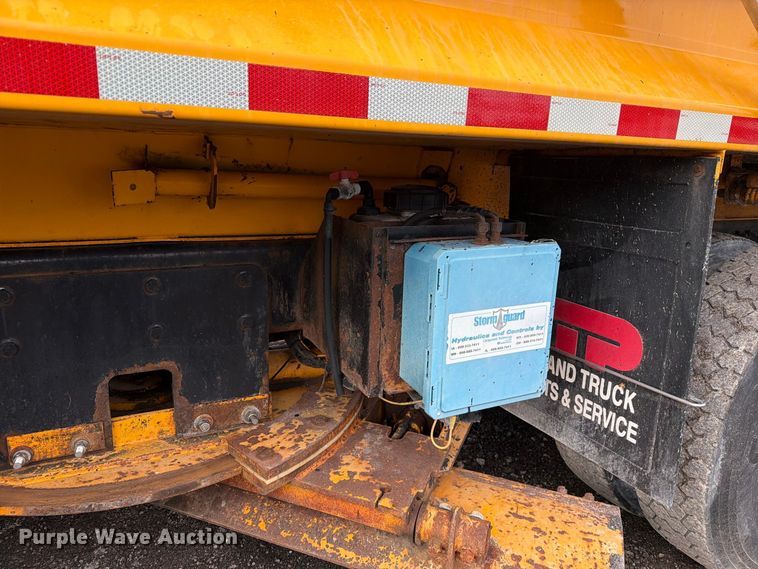 image for item DZ4947 2012 International 7500 dump truck