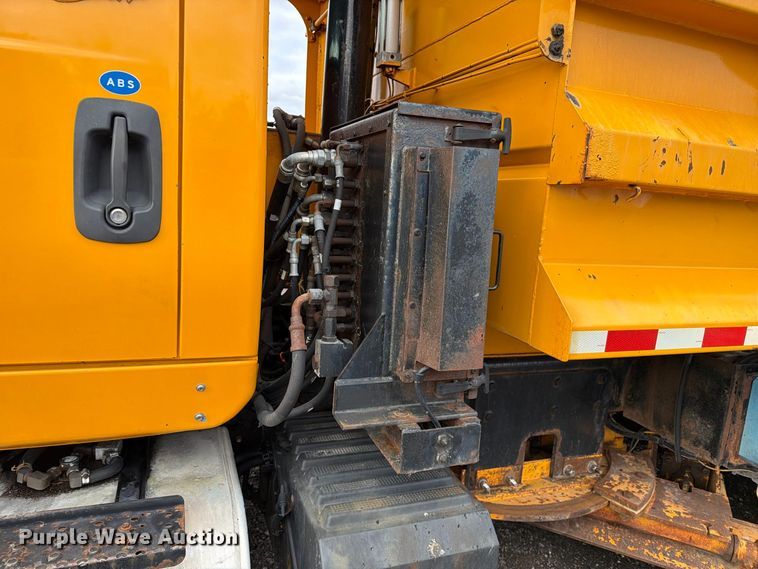 image for item DZ4947 2012 International 7500 dump truck