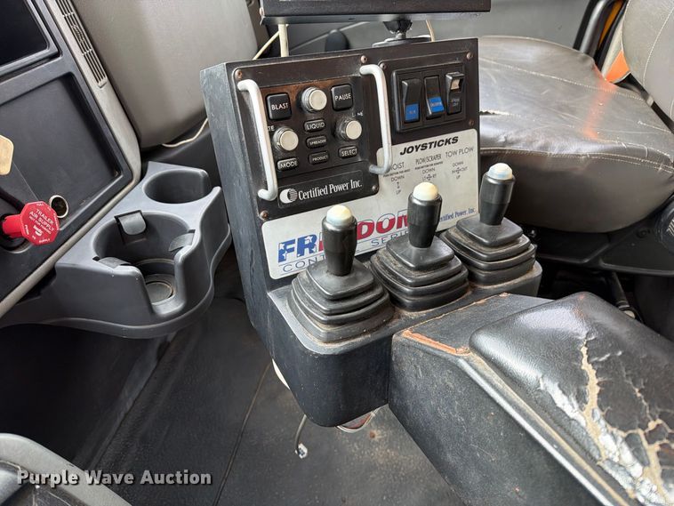 image for item DZ4947 2012 International 7500 dump truck
