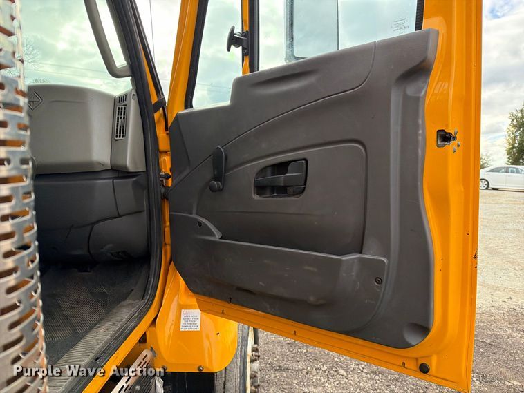 image for item DZ4947 2012 International 7500 dump truck