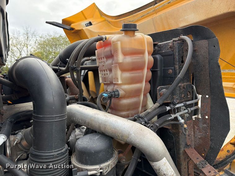 image for item DZ4947 2012 International 7500 dump truck